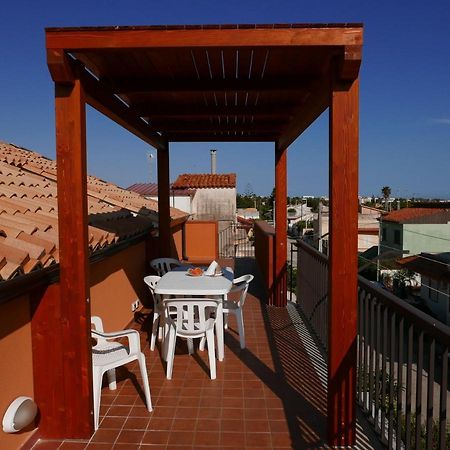 شقة Casa Angela سانتا كروتْشّي كاميرينا المظهر الخارجي الصورة
