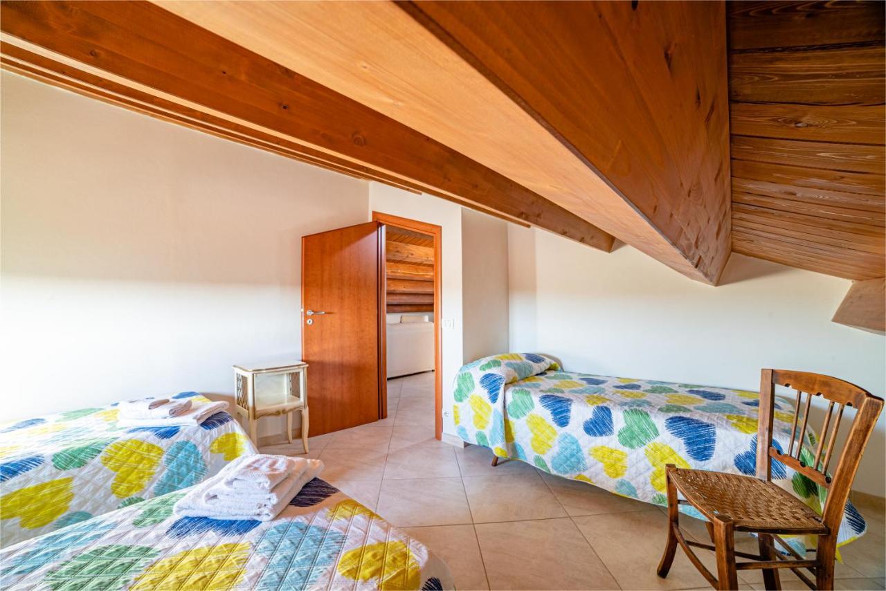 شقة Casa Angela سانتا كروتْشّي كاميرينا المظهر الخارجي الصورة