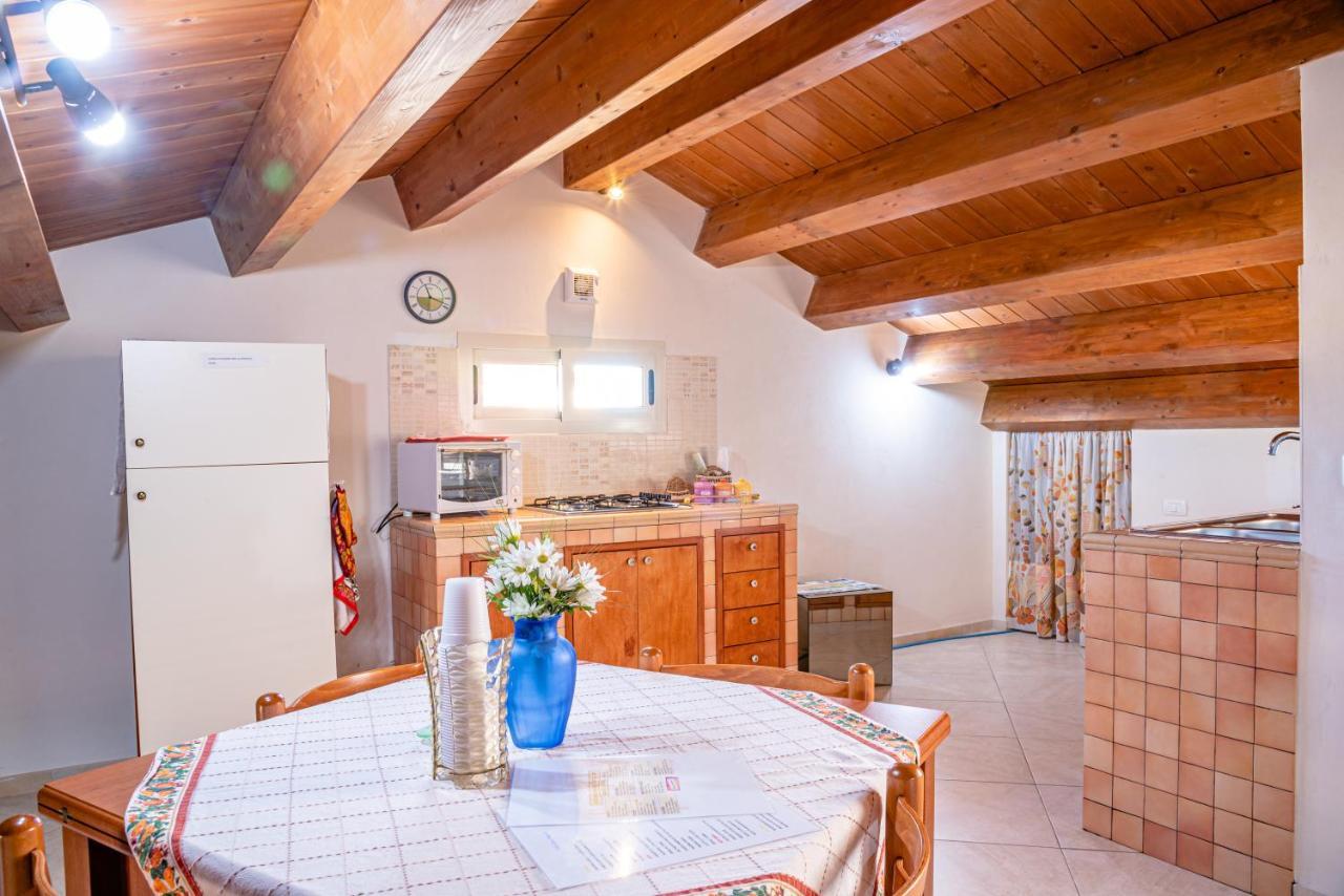 شقة Casa Angela سانتا كروتْشّي كاميرينا المظهر الخارجي الصورة